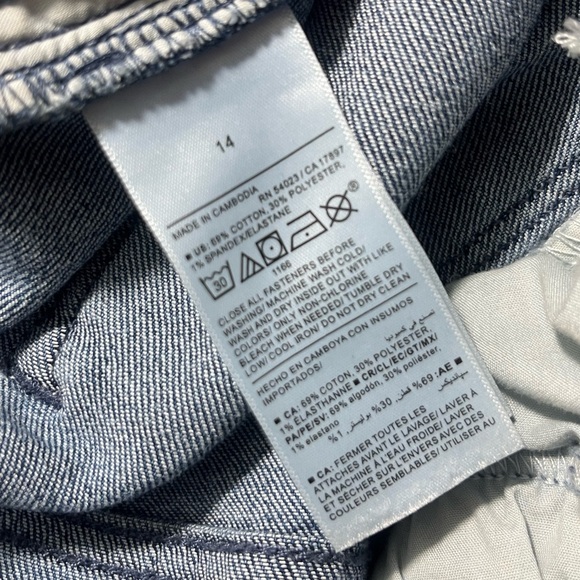 Old Navy high-rise ‘wow’ straight leg jeans, size 14 regular length- LIKE NEW - Picture 3 of 8